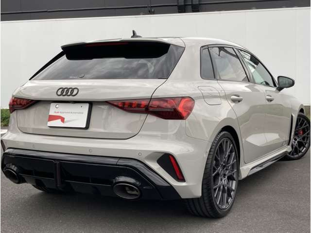 RS3スポーツバック2.5 4WD