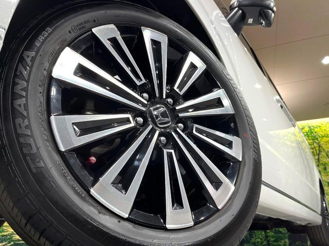 �y�O���[�h��p����17�C���`�A���~�z�C�[���z�f�U�C�����̍��������A���~�z�C�[���𑕒����Ă���܂��B�e��ЊO�A���~�z�C�[����A�X�^�b�h���X�^�C�����戵�����Ă���܂��B���񂲑��k����������