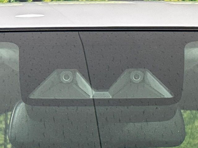 �y�X�}�[�g�A�V�X�g�z���s���ɑO���̎ԗ�����F�����A�Փ˂������Ȏ��͌x��ƃu���[�L�ŏՓˉ���Ɣ�Q�y�����A�V�X�g�B�����S�Ƀh���C�u�����y���݂��������܂��B