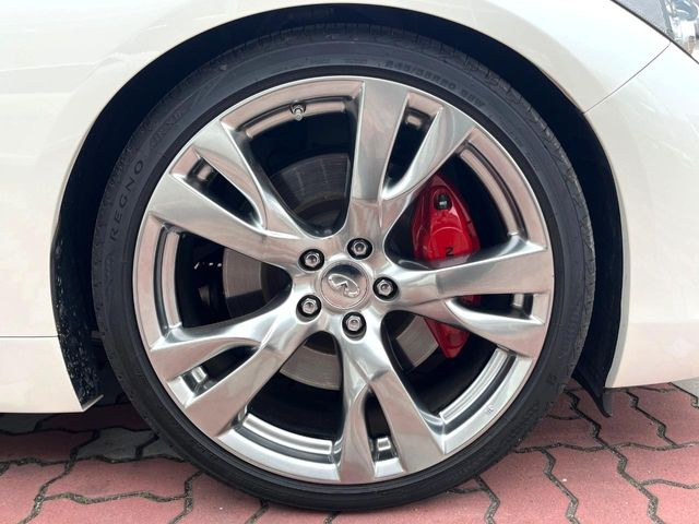 �y20�C���`�A���~�z�C�[���z�O�ςɃ}�b�`�����A���~�z�C�[���𑕒����Ă���܂��B�e��A���~�z�C�[����A�X�^�b�h���X�^�C�����戵�����Ă���܂��B���񂲑��k����������