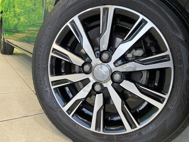 �y����14�C���`�A���~�z�C�[���z�O�ςɃ}�b�`���������A���~�z�C�[���𑕒����Ă���܂��B�e��ЊO�A���~�z�C�[����A�X�^�b�h���X�^�C�����戵�����Ă���܂��B���񂲑��k����������