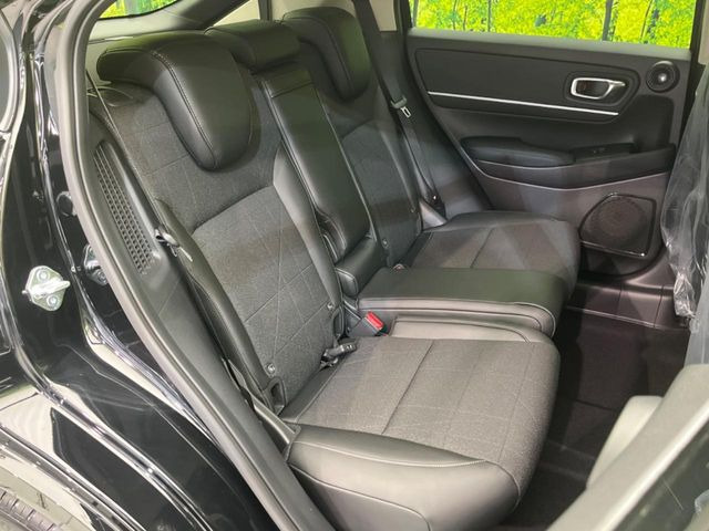 ���i���ȃI���W�i���t���A�}�b�g���I�v�V�����ɂĂ��p�ӂ��Ă���܂��B���D���ȃf�U�C����J���[�����Ԃɍ��킹�đI��ł����������Ƃ��ł��܂���