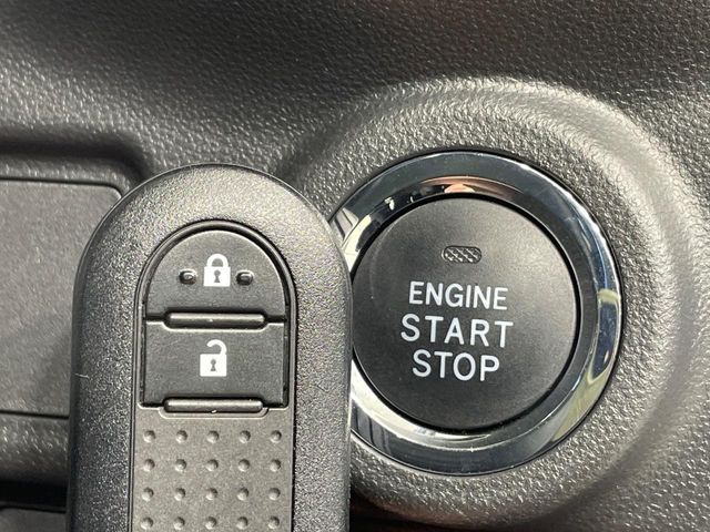 �y�L�[�t���[�V�X�e���z�J�o����|�P�b�g�ɓ��ꂽ�܂܂ł��h�A�̎{���E�������\�ȃX�}�[�g�L�[�𑕔��B�G���W���̃I���E�I�t�����J�M�����o���K�v����������Ƃ��Ă��֗��ł���