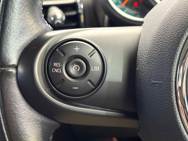 ���I�[�g�N���[�Y�R���g���[��:�������H�⎩���Ԑ�p���H���ɂāA�葬���q���\�ƂȂ�֗��ȋ@�\�ł��B�������ړ��̍ۂł����ɂ����֗��ɂ��g�����������܂���