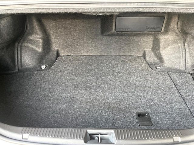 ���i�̂���������ʋ΁A���}���ɏ\���ȉ׎��X�y�[�X���m�ۂ��Ă���܂��B