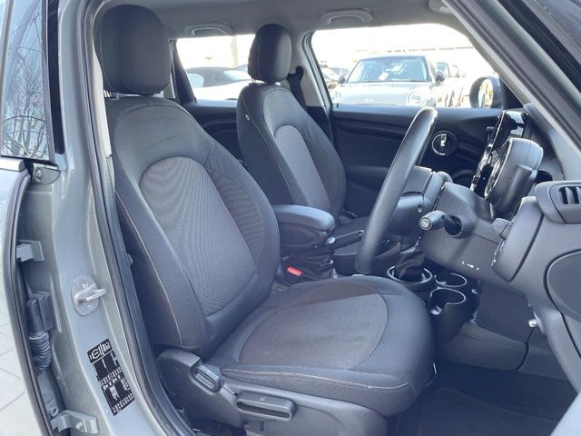 ���V�[�g�̎g�p��:�j��E�ւ�������Ȃ��A�����̒ʂ肫�ꂢ�ȏ�Ԃ��ێ����Ă���܂��B�܂��A�����N���[�j���O�E�R�[�e�B���O�����p�����������܂��B