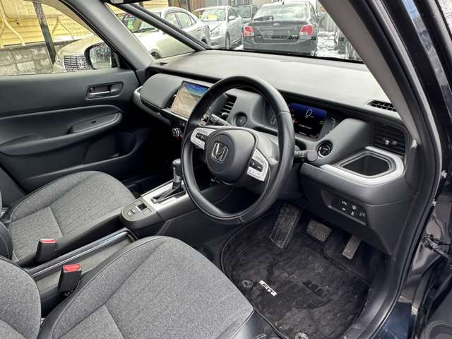 ���̋Ǝ҂ɂ������ې􂢁A�V�[�g�̃^�o�R�Ȃǂɂ��R�Q���̃��y�A��(�L��)�������Ă���܂��B