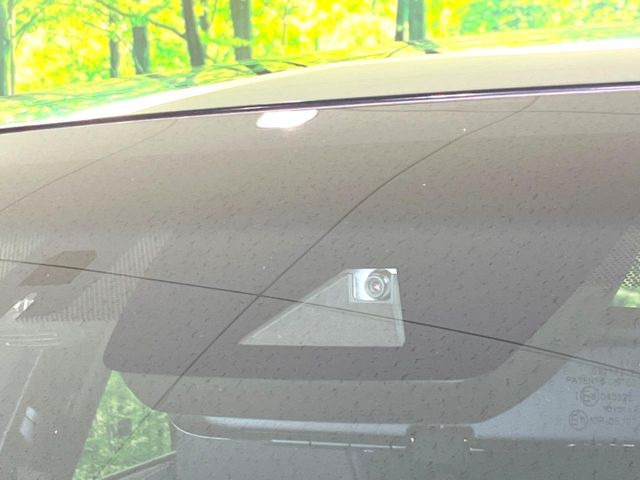 �y�g���^�Z�[�t�e�B�Z���X�z���s���ɑO���̎ԗ�����F�����A�Փ˂������Ȏ��͌x��ƃu���[�L�ŏՓˉ���Ɣ�Q�y�����A�V�X�g�B�����S�Ƀh���C�u�����y���݂��������܂��B