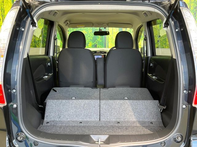 ���i�̂���������ʋ΁A���}���ɏ\���ȉ׎��X�y�[�X���m�ۂ��Ă���܂��B�Z�J���h�V�[�g��|���ƁA�傫�ȉו��̐ύڂ��\�ł���