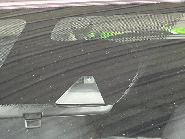 �y�G�}�[�W�F���V�[�u���[�L�z���s���ɑO���̎ԗ�����F�����A�Փ˂������Ȏ��͌x��ƃu���[�L�ŏՓˉ���Ɣ�Q�y�����A�V�X�g�B�����S�Ƀh���C�u�����y���݂��������܂��B