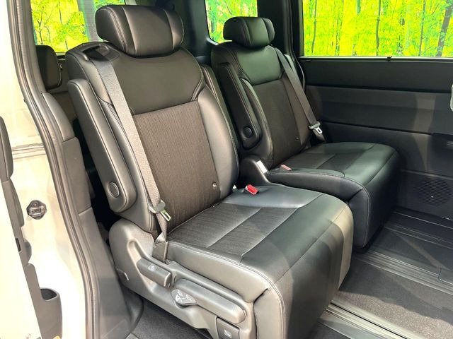 ���i���ȃI���W�i���t���A�}�b�g���I�v�V�����ɂĂ��p�ӂ��Ă���܂��B���D���ȃf�U�C����J���[�����Ԃɍ��킹�đI��ł����������Ƃ��ł��܂���