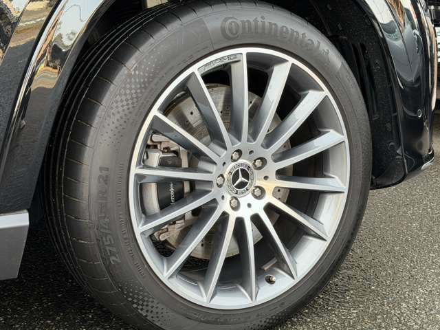 ����21�C���`�A���~�z�C�[���E�����Z�f�X���S����L�����p�[�B