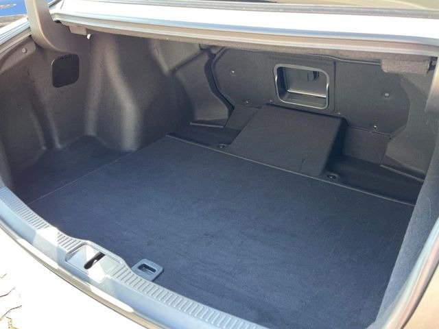 ���i�̂���������ʋ΁A���}���ɏ\���ȉ׎��X�y�[�X���m�ۂ��Ă���܂��B