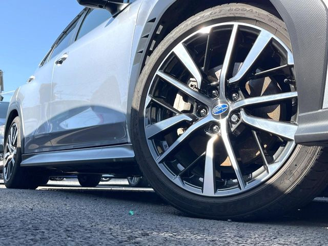 �y�����A���~�z�C�[���z�O�ςɃ}�b�`���������A���~�z�C�[���𑕒����Ă���܂��B�e��ЊO�A���~�z�C�[����A�X�^�b�h���X�^�C�����戵�����Ă���܂��B���񂲑��k����������