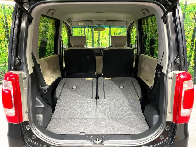 ���i�̂���������ʋ΁A���}���ɏ\���ȉ׎��X�y�[�X���m�ۂ��Ă���܂��B�Z�J���h�V�[�g��|���ƁA�傫�ȉו��̐ύڂ��\�ł���