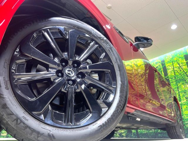 【純正アルミホイール】外観にマッチした純正アルミホイールを装着しております。各種社外アルミホイールや、スタッドレスタイヤも取扱いしております。是非ご相談ください♪