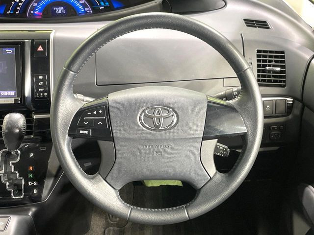 ステアリングも使用感が少なく、きれいな状態となっております♪