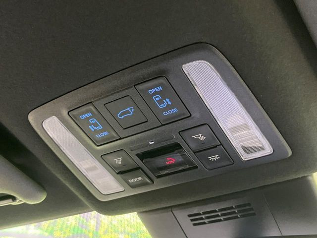 ヴォクシー1.8 ハイブリッド S-Z