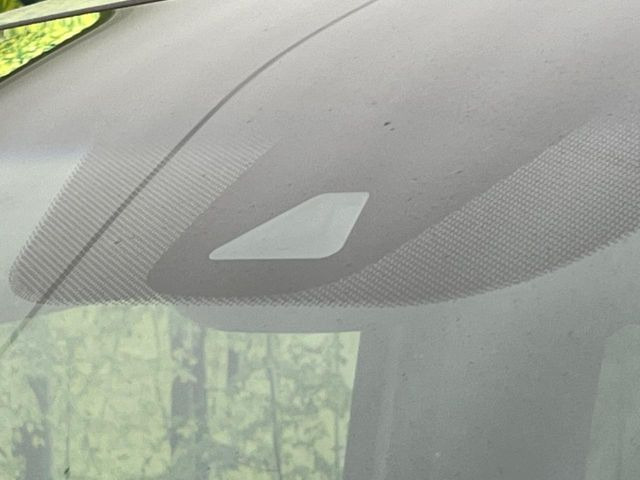 �y�z���_�Z���V���O�z���s���ɑO���̎ԗ�����F�����A�Փ˂������Ȏ��͌x��ƃu���[�L�ŏՓˉ���Ɣ�Q�y�����A�V�X�g�B�����S�Ƀh���C�u�����y���݂��������܂��B