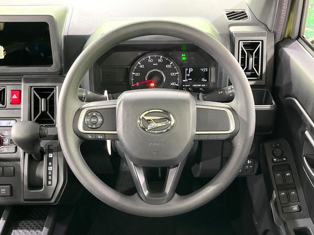 【ステアリングスイッチ】運転中、前方から目線をそらすことなく、オーディオ等の操作が可能な便利機能!安心&快適なドライブを演出してくれます♪