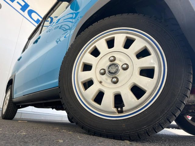 �y15�C���`�A���~�z�C�[���z�O�ςɃ}�b�`�����A���~�z�C�[���𑕒����Ă���܂��B�e��A���~�z�C�[����A�X�^�b�h���X�^�C�����戵�����Ă���܂��B���񂲑��k����������