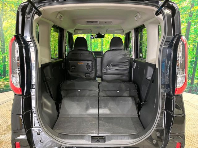 ���i�̂���������ʋ΁A���}���ɏ\���ȉ׎��X�y�[�X���m�ۂ��Ă���܂��B�Z�J���h�V�[�g��|���ƁA�傫�ȉו��̐ύڂ��\�ł���