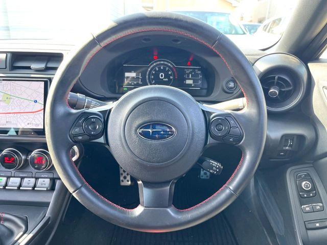 �y�����v�����X�e�A�����O�z�㎿�Ȋv���g�p���邱�ƂŁA��ɂ����������݂ƂĂ��^�]���₷���n���h���ł���