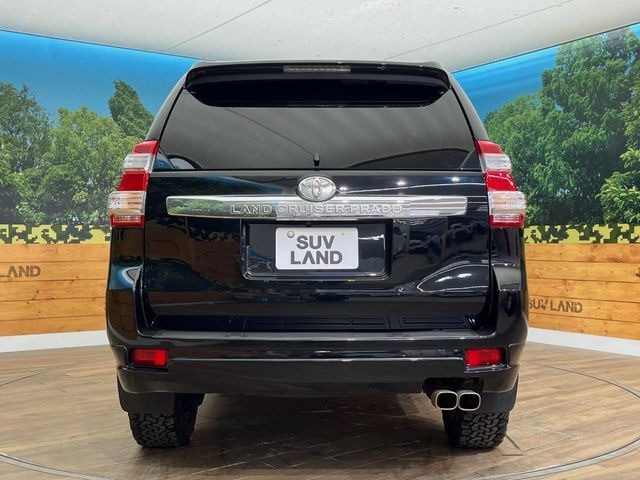 安心の最長10年・走行無制限保証(有償)をご用意。保証内容も充実はもちろん、無料点検&オイル交換や、年中無休の全国・24時間ロードサービスも付帯されておりますのでご安心下さい。