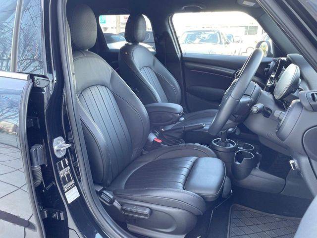 ���V�[�g�̎g�p��:�j��E�ւ�������Ȃ��A�����̒ʂ肫�ꂢ�ȏ�Ԃ��ێ����Ă���܂��B�܂��A�����N���[�j���O�E�R�[�e�B���O�����p�����������܂��B