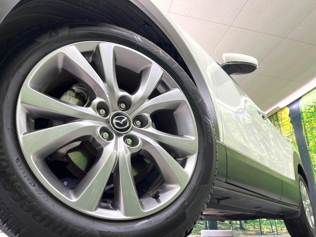 �y����18�C���`�A���~�z�C�[���z�O�ςɃ}�b�`���������A���~�z�C�[���𑕒����Ă���܂��B�e��ЊO�A���~�z�C�[����A�X�^�b�h���X�^�C�����戵�����Ă���܂��B���񂲑��k����������