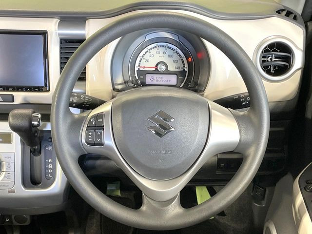 �y�X�e�A�����O�X�C�b�`�z�^�]���A�O������ڐ������炷���ƂȂ��A�I�[�f�B�I���̑��삪�\�ȕ֗��@�\!���S&���K�ȃh���C�u�����o���Ă���܂���