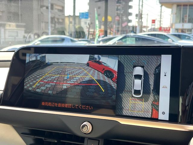 �y�p�m���~�b�N�r���[���j�^�[�z��p�̃J�����ɂ��A�ォ�猩���낵���悤�Ȏ��_��360�x�N���}�̎��͂��m�F���邱�Ƃ��ł��܂������p�������m�F���₷���A�����ꏊ�ł̐؂�Ԃ��⒓�Ԃ��X���[�Y�ɍs���܂��B