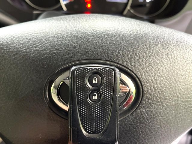 �y�L�[�t���[�V�X�e���z�J�o����|�P�b�g�ɓ��ꂽ�܂܂ł��h�A�̎{���E�������\�ȃX�}�[�g�L�[�𑕔��B�G���W���̃I���E�I�t�����J�M�����o���K�v����������Ƃ��Ă��֗��ł���