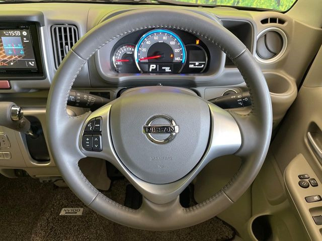 �y�����v�����X�e�A�����O�z�㎿�Ȋv���g�p���邱�ƂŁA��ɂ����������݂ƂĂ��^�]���₷���n���h���ł���