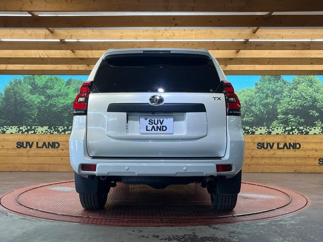 安心の最長10年・走行無制限保証(有償)をご用意。保証内容も充実はもちろん、無料点検&オイル交換や、年中無休の全国・24時間ロードサービスも付帯されておりますのでご安心下さい。