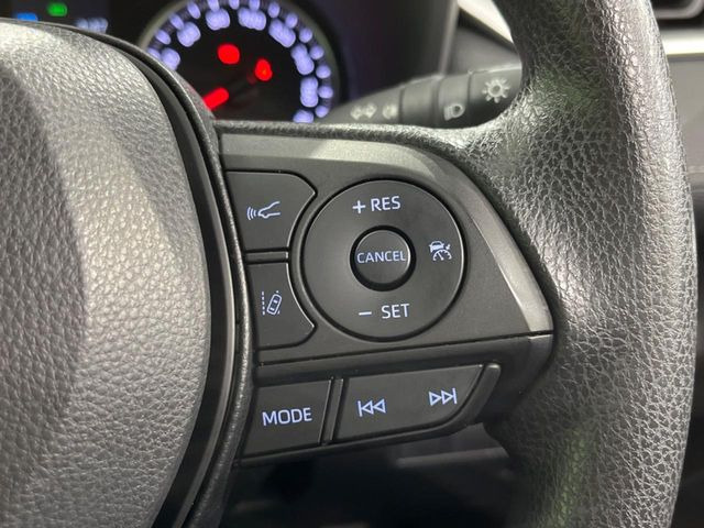 【トヨタセーフティセンス】走行中に前方の車両等を認識し、衝突しそうな時は警報とブレーキで衝突回避と被害軽減をアシスト。より安全にドライブをお楽しみいただけます。