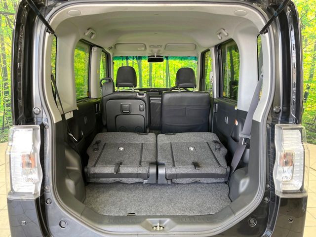 ���i�̂���������ʋ΁A���}���ɏ\���ȉ׎��X�y�[�X���m�ۂ��Ă���܂��B�Z�J���h�V�[�g��|���ƁA�傫�ȉו��̐ύڂ��\�ł���