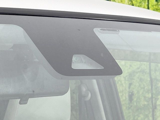 �y�X�}�[�g�A�V�X�g�z���s���ɑO���̎ԗ�����F�����A�Փ˂������Ȏ��͌x��ƃu���[�L�ŏՓˉ���Ɣ�Q�y�����A�V�X�g�B�����S�Ƀh���C�u�����y���݂��������܂��B