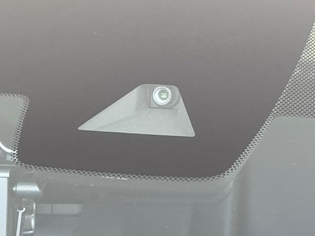 �y�C���e���W�F���g�G�}�[�W�F���V�[�u���[�L�z�t�����g�J�����őO���̎ԗ�����s�҂����m�B�Փ˂������Ȏ��͏Փ˔�Q�y���u���[�L���쓮�A�Փˉ�����T�|�[�g�B�����S�Ƀh���C�u�����y���݂��������܂��B