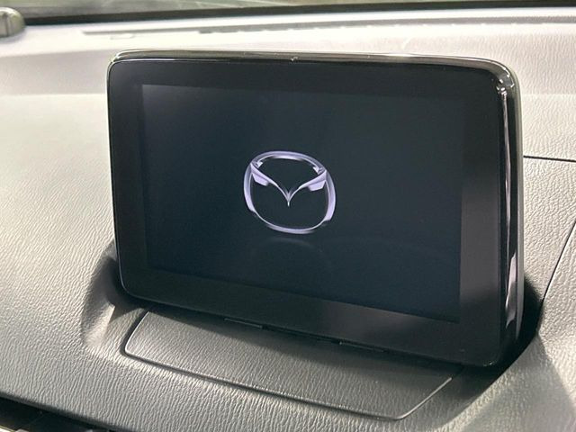 �y�}�c�_�R�l�N�g�i�r�z�ԓ��̕��͋C�Ƀ}�b�`������̌^�^�C�v�̃i�r�B�e����q�ݒ��Bluetooth�Đ����A�l�X�ȋ@�\���y���߂܂��B�����I�ȃ_�C�������삪�\�ŁA�g��������ǍD�ł��B