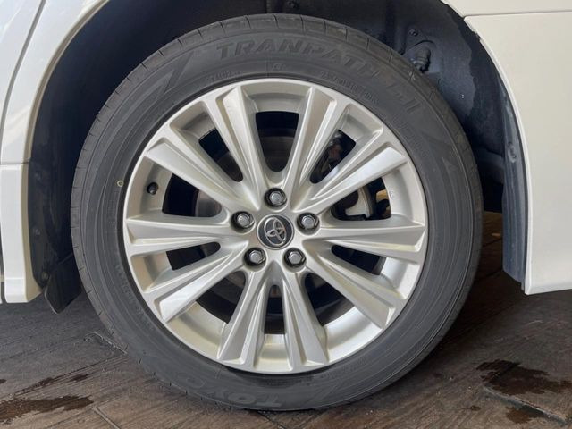 �y����18�C���`�A���~�z�C�[���z�O�ςɃ}�b�`���������A���~�z�C�[���𑕒����Ă���܂��B�e��ЊO�A���~�z�C�[����A�X�^�b�h���X�^�C�����戵�����Ă���܂��B���񂲑��k����������