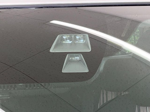 �y�X�}�[�g�V�e�B�u���[�L�T�|�[�g�z�ᑬ���s���ɑO���̎ԗ�����F�����A�Փ˂������Ȏ��͌x��ƃu���[�L�ŏՓˉ���Ɣ�Q�y�����A�V�X�g�B�����S�Ƀh���C�u�����y���݂��������܂��B