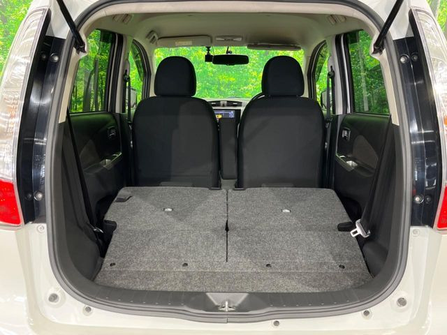 ���i�̂���������ʋ΁A���}���ɏ\���ȉ׎��X�y�[�X���m�ۂ��Ă���܂��B�Z�J���h�V�[�g��|���ƁA�傫�ȉו��̐ύڂ��\�ł���