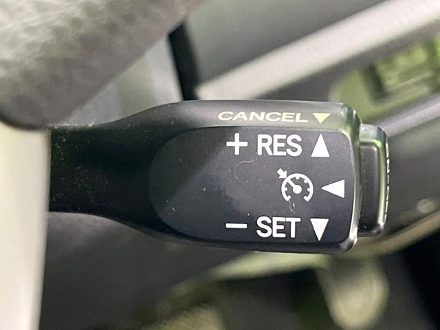 �y�N���[�Y�R���g���[���z�������H�����N���N���s�B�A�N�Z���𗣂��Ă���葬�x�ő��s���ł��A�������^�]���̕��S���y��!�����E�������ȒP�ȃX�C�b�`����Œ����ł��܂��B