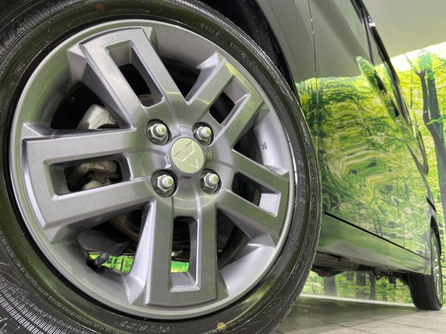 �y����15�C���`�A���~�z�C�[���z�O�ςɃ}�b�`���������A���~�z�C�[���𑕒����Ă���܂��B�e��ЊO�A���~�z�C�[����A�X�^�b�h���X�^�C�����戵�����Ă���܂��B���񂲑��k����������