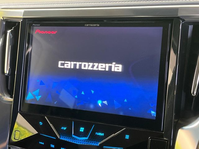 【10型ナビゲーション】目的地までしっかり案内してくれる使いやすいナビ。Bluetooth接続すればお持ちのスマホやMP3プレイヤーの音楽を再生可能!毎日の運転がさらに楽しくなります!!