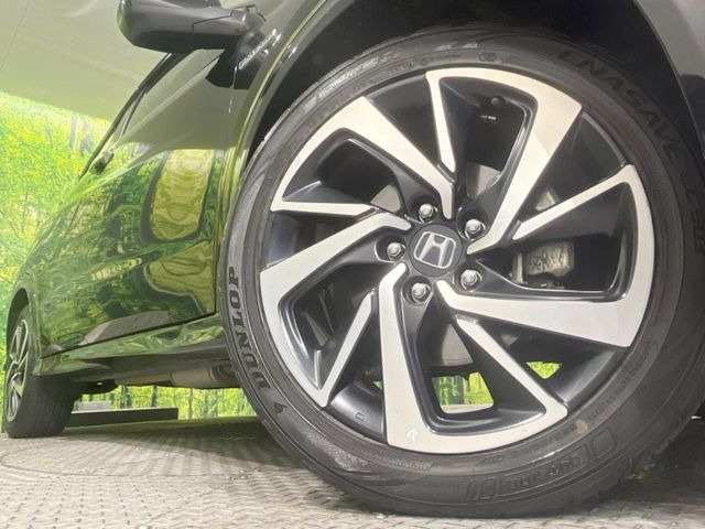 �y����18�C���`�A���~�z�C�[���z�O�ςɃ}�b�`���������A���~�z�C�[���𑕒����Ă���܂��B�e��ЊO�A���~�z�C�[����A�X�^�b�h���X�^�C�����戵�����Ă���܂��B���񂲑��k����������