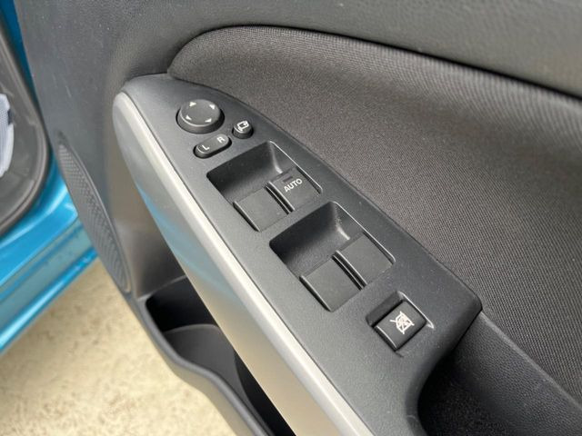 �y�d���i�[�~���[�z�T�C�h�~���[�͓d���i�[���ƂȂ��Ă���A�������ԏ�ł��L�Y�������X�N��}�����܂��B