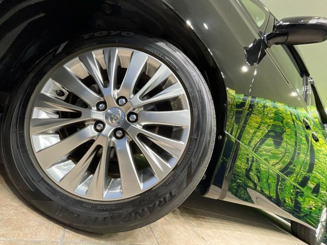 �y����18�C���`�A���~�z�C�[���z�O�ςɃ}�b�`���������A���~�z�C�[���𑕒����Ă���܂��B�e��ЊO�A���~�z�C�[����A�X�^�b�h���X�^�C�����戵�����Ă���܂��B���񂲑��k����������