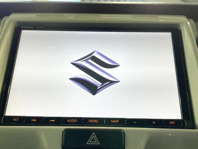 �y�����i�r�z�l�C�̏����i�r�𑕔����Ă���܂��B�i�r�̎g���₷���͂������A�I�[�f�B�I�@�\���[��!�L�����v�◷�s�͂������A�ʋ΂┃�����ȂǕ��i�̃h���C�u���y�����Ȃ�͂���